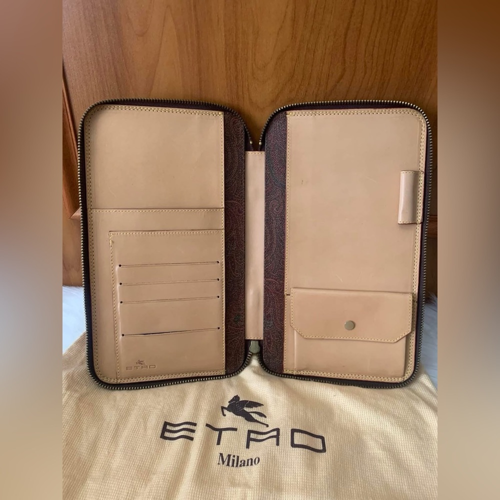 Beautiful ETRO Organizer in PVC and Leather, Bordeaux♥️ - Picture 14 of 16